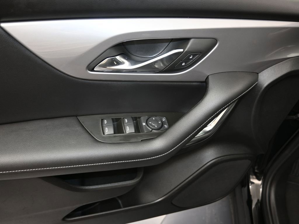 Used 2025 Chevrolet Blazer LT image 12