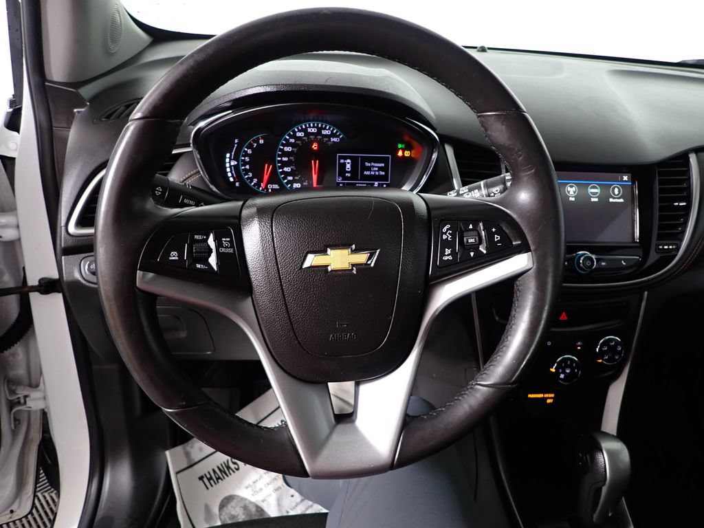 Used 2018 Chevrolet Trax LT w/ LT Convenience Package FWD image 24