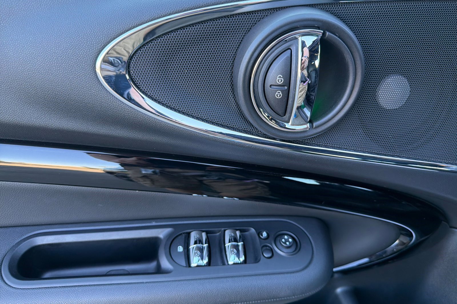 Used 2021 MINI Cooper Clubman S w/ Driver Assistance Package image 12