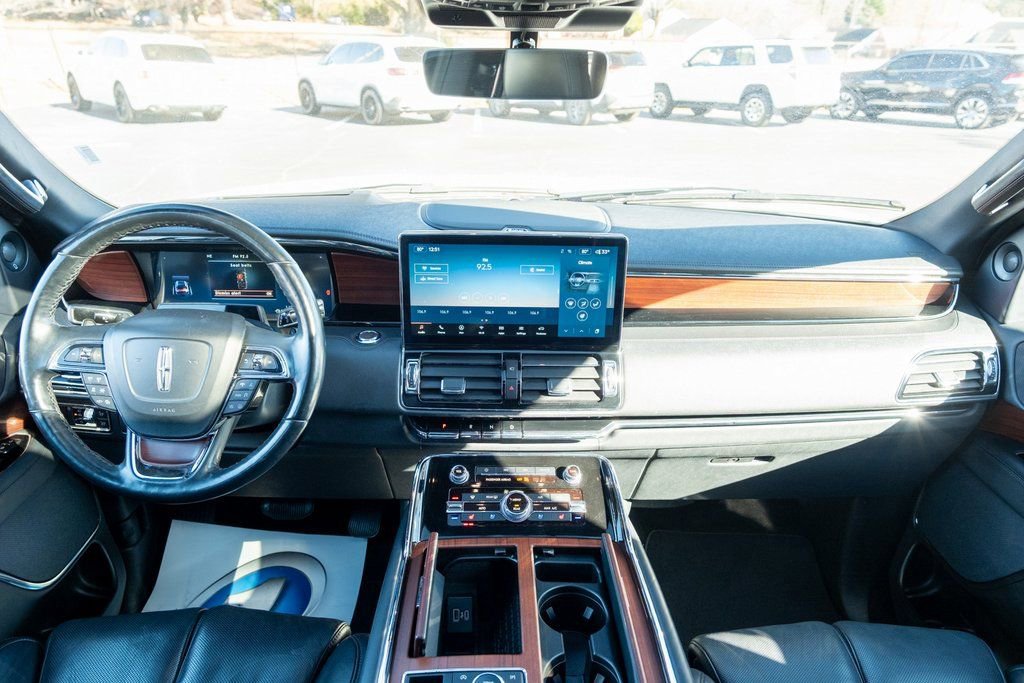 Used 2023 Lincoln Navigator Reserve image 28