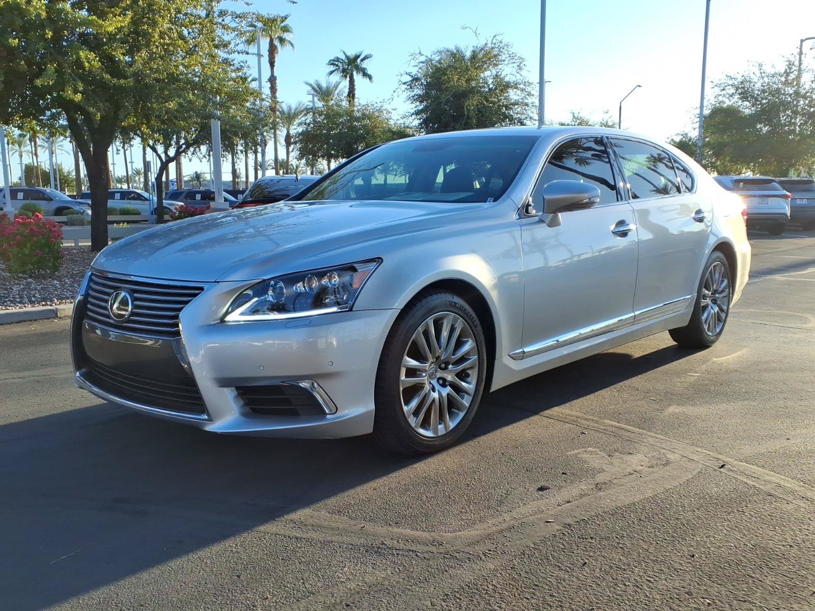 Used 2013 Lexus LS 460 L w/ All-Weather Pkg RWD image 7