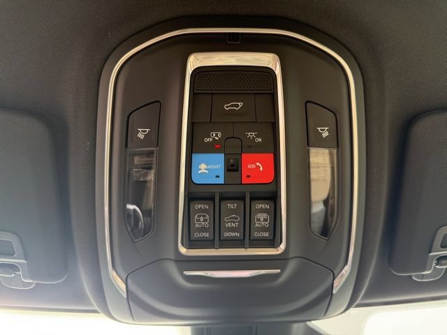 New 2026 Jeep Grand Cherokee Limited w/ Luxury Tech Group II AWD/4WD image 17