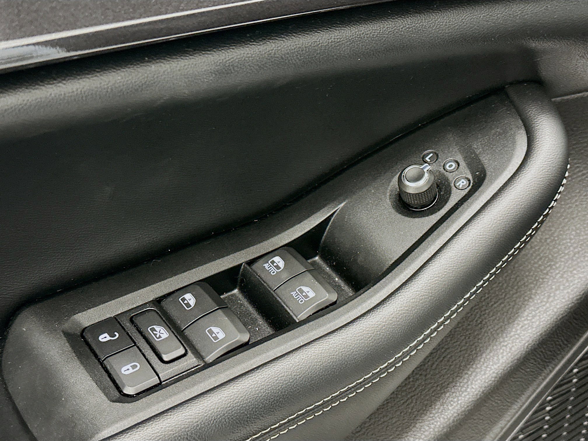 Used 2023 Jeep Grand Cherokee Altitude image 15