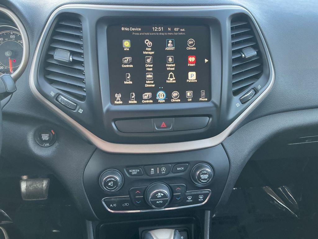 Used 2017 Jeep Cherokee Limited image 24