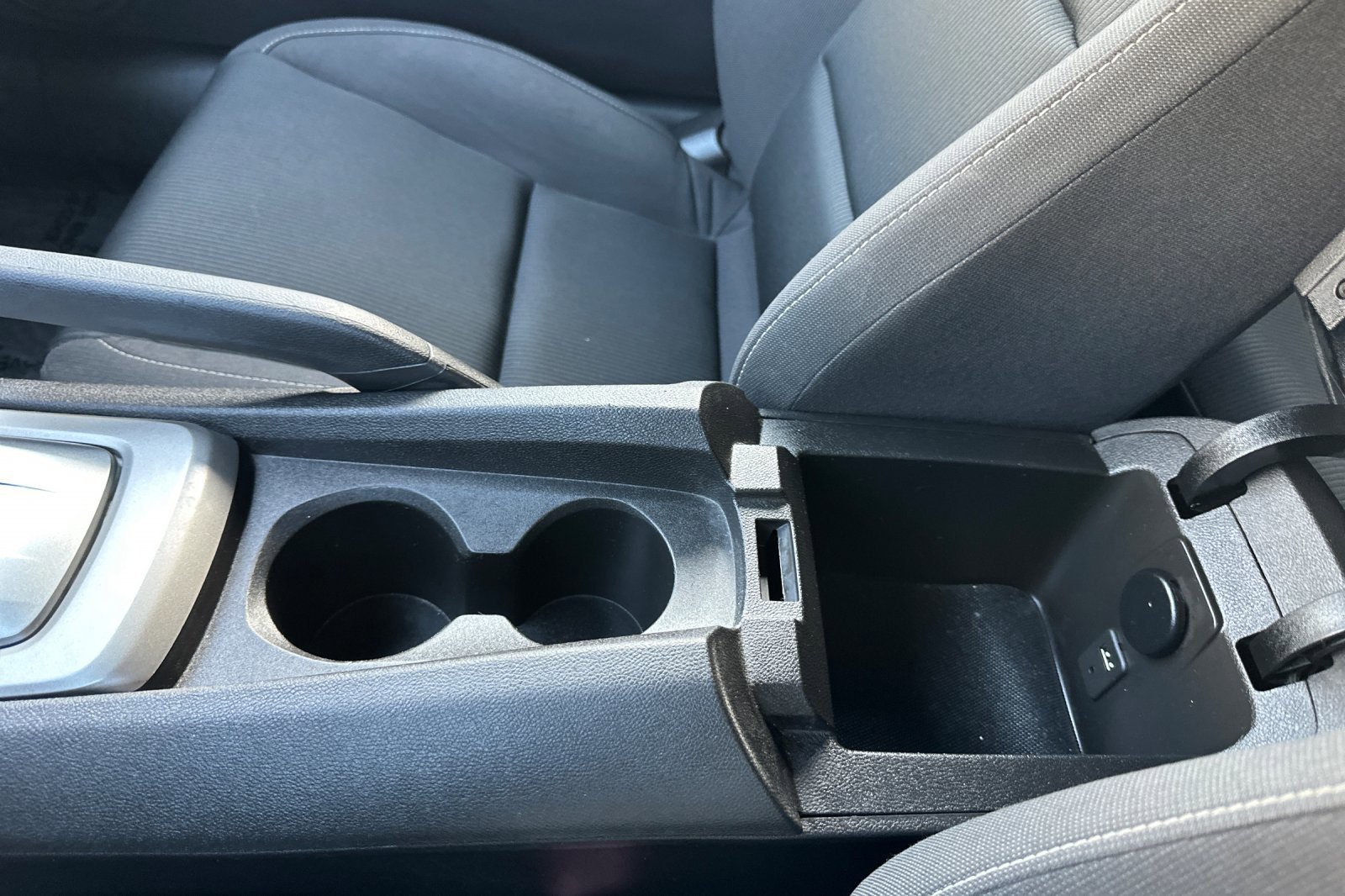 Used 2015 Chevrolet Camaro LT image 30