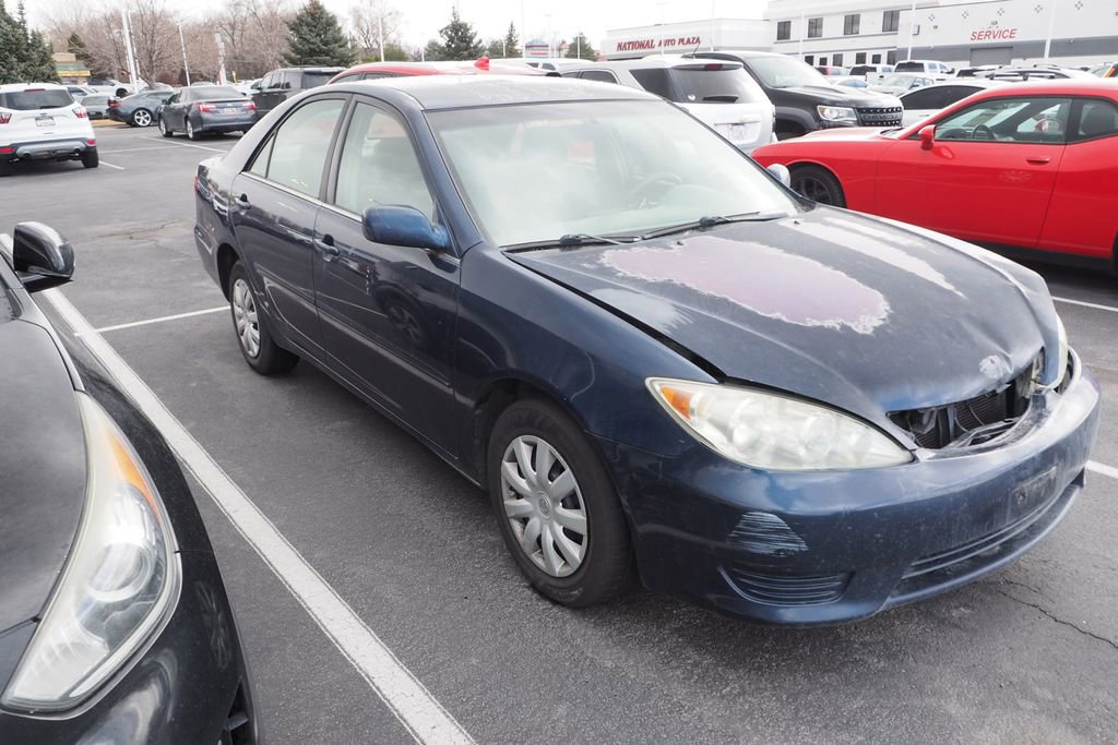 Used 2005 Toyota Camry LE image 2