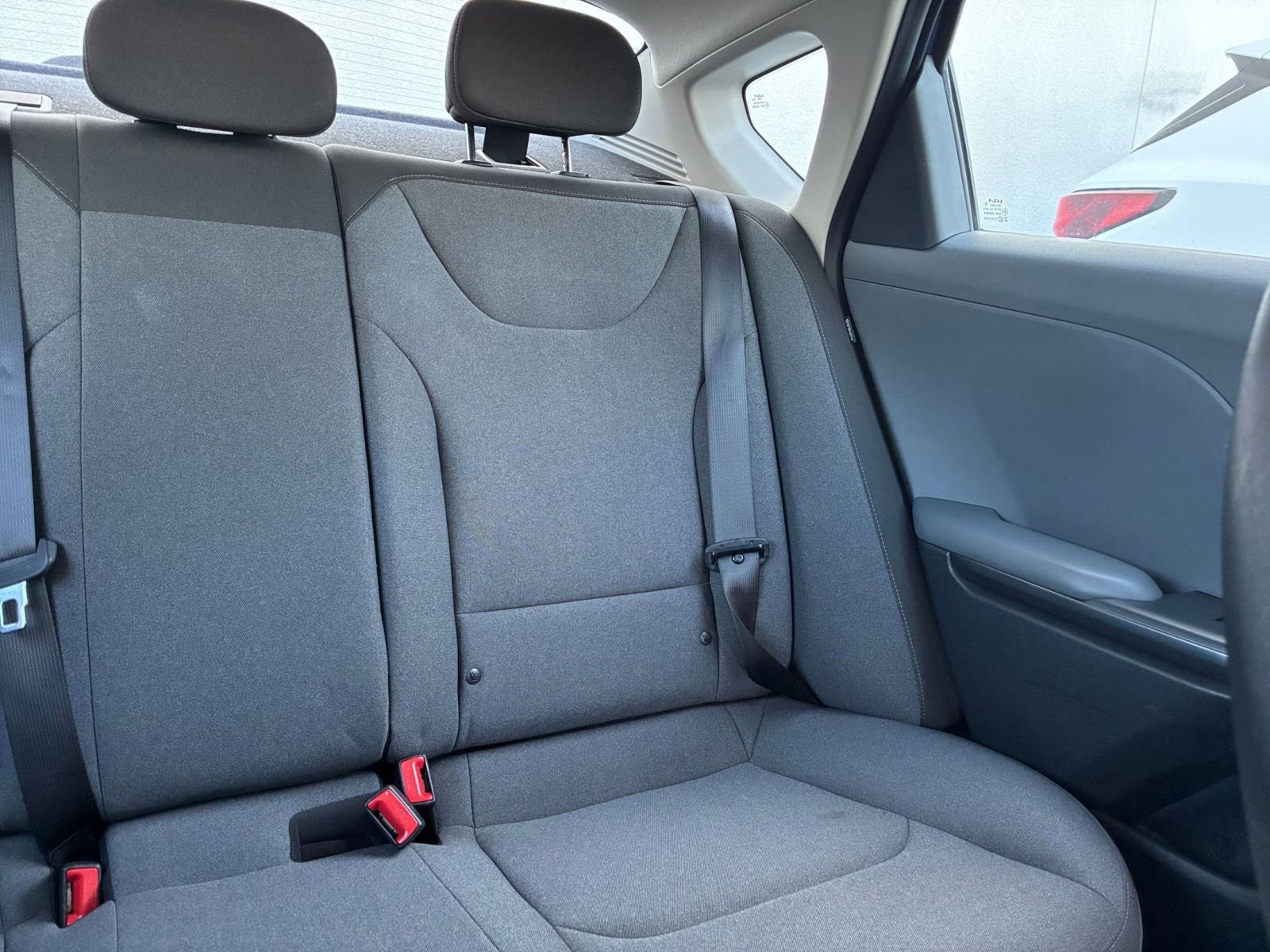 Used 2025 Kia K4 LXS image 36