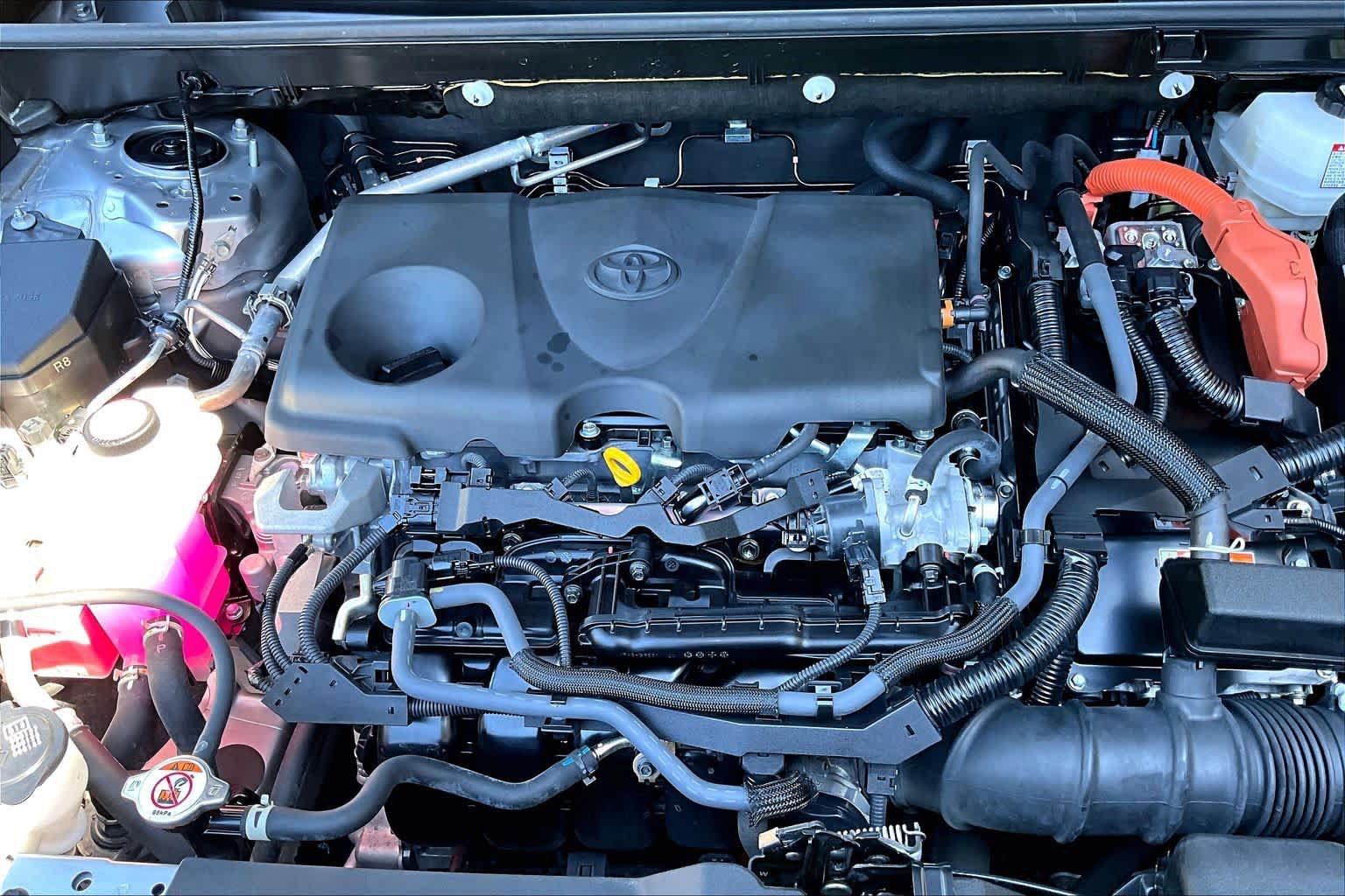 Certified 2023 Toyota RAV4 LE AWD/4WD image 32