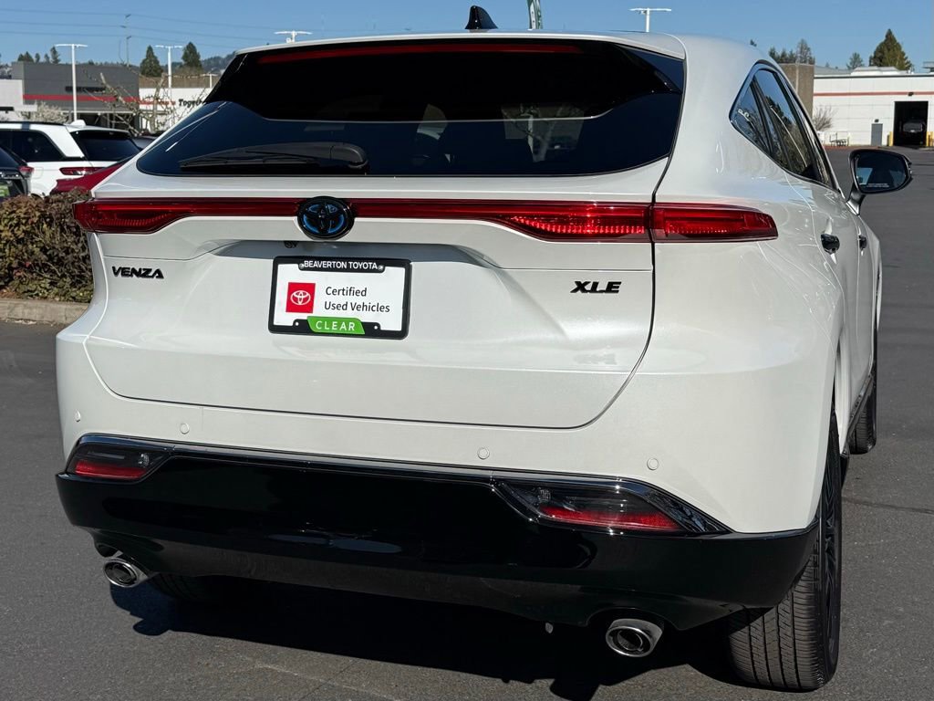 Used 2023 Toyota Venza Nightshade image 5