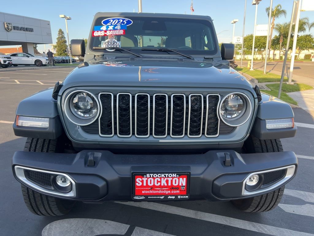 Used 2025 Jeep Wrangler Unlimited Sahara AWD/4WD image 6