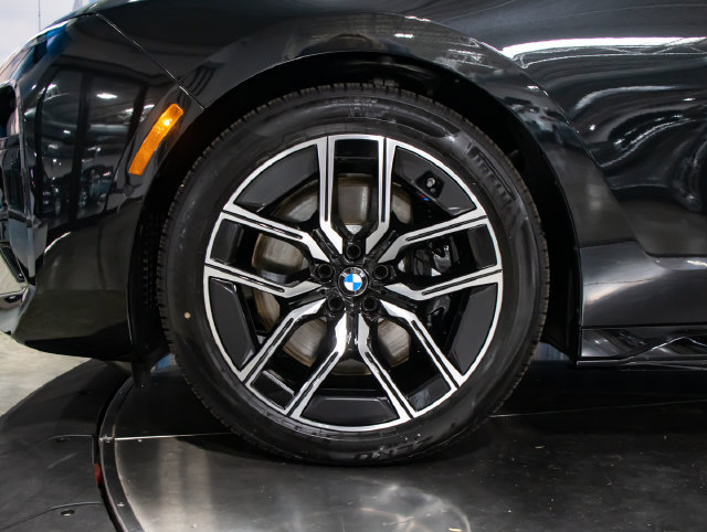 Used 2026 BMW 740i xDrive AWD/4WD image 7