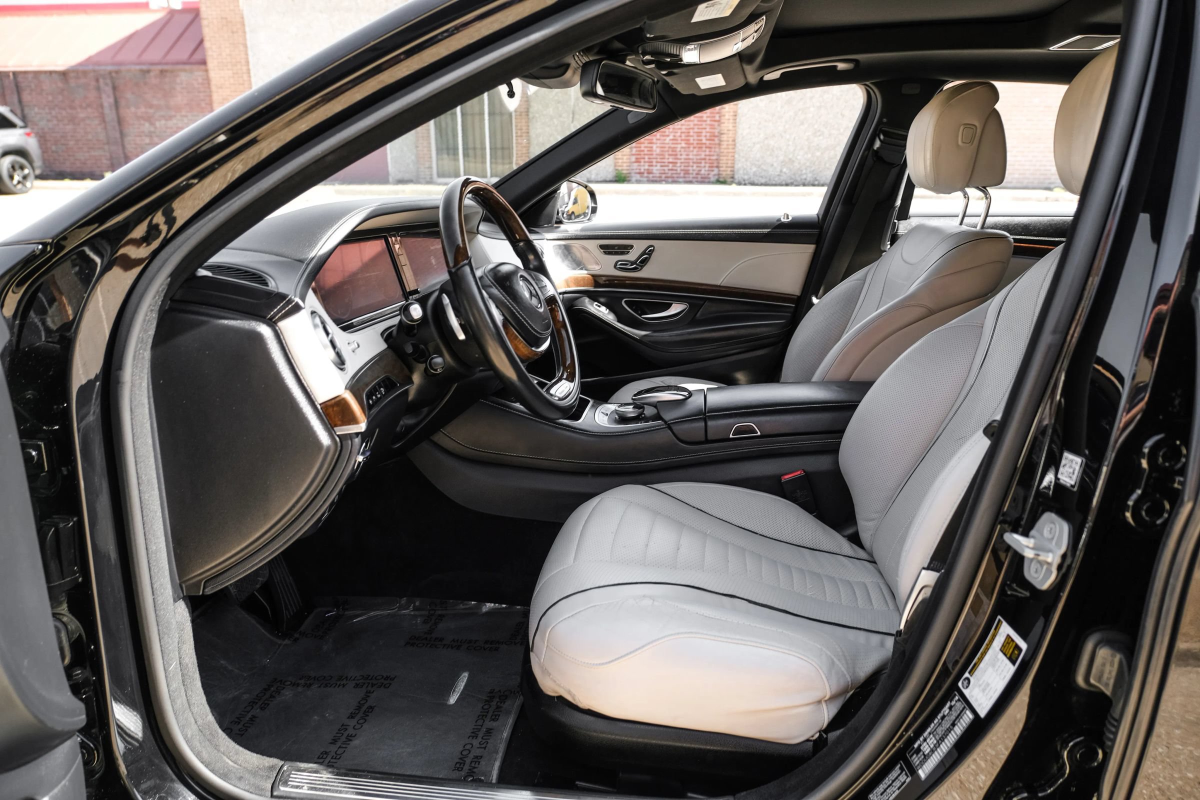 Used 2015 Mercedes-Benz S 550 Sedan image 4