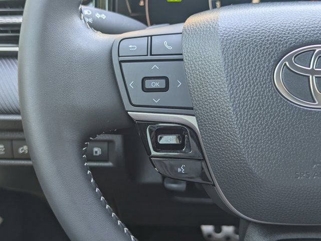 Used 2025 Toyota Camry SE w/ Convenience Package FWD image 21