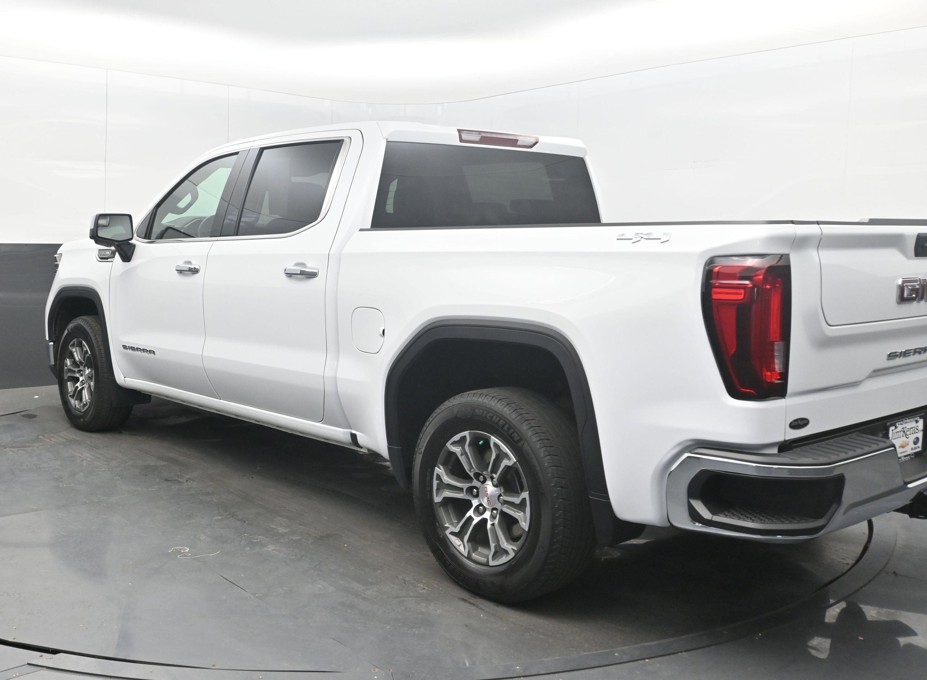 Used 2025 GMC Sierra 1500 SLT image 6