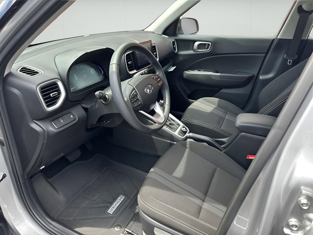 Used 2025 Hyundai Venue SEL image 26