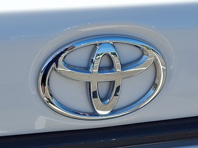Used 2025 Toyota Corolla LE FWD image 28