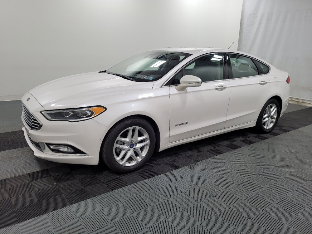 Used 2018 Ford Fusion Titanium FWD image 2