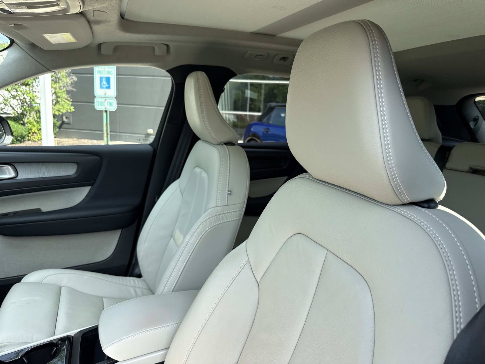 Used 2023 Volvo XC40 B5 Ultimate w/ Protection Package Premier AWD/4WD image 26