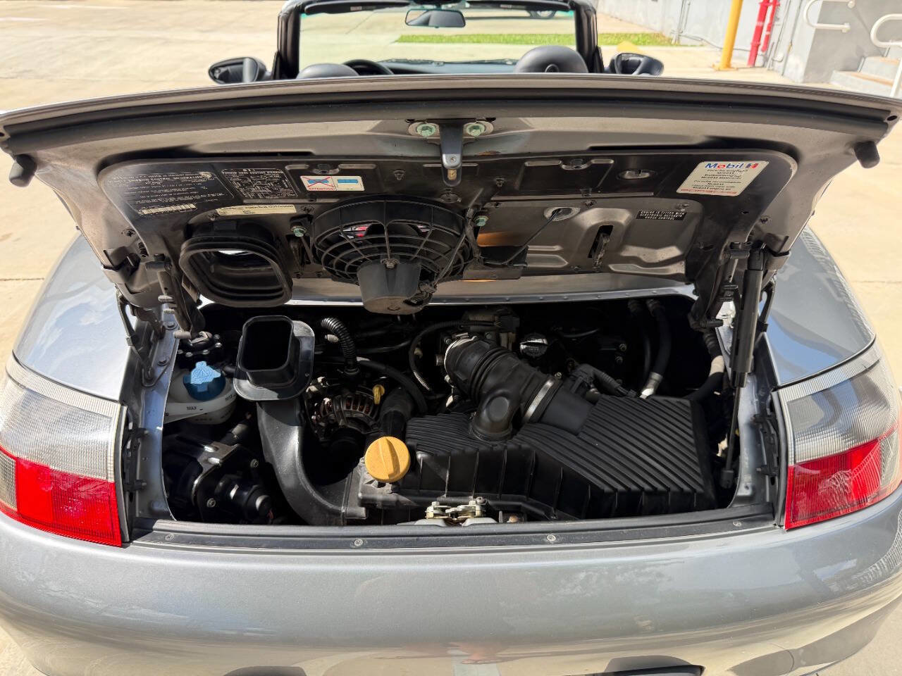 Used 2001 Porsche 911 Carrera 4 image 33