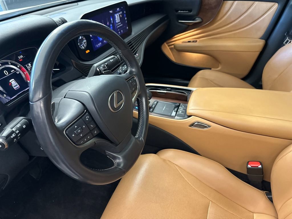 Used 2021 Lexus LS 500 w/ Accessory Package (Z1) image 9