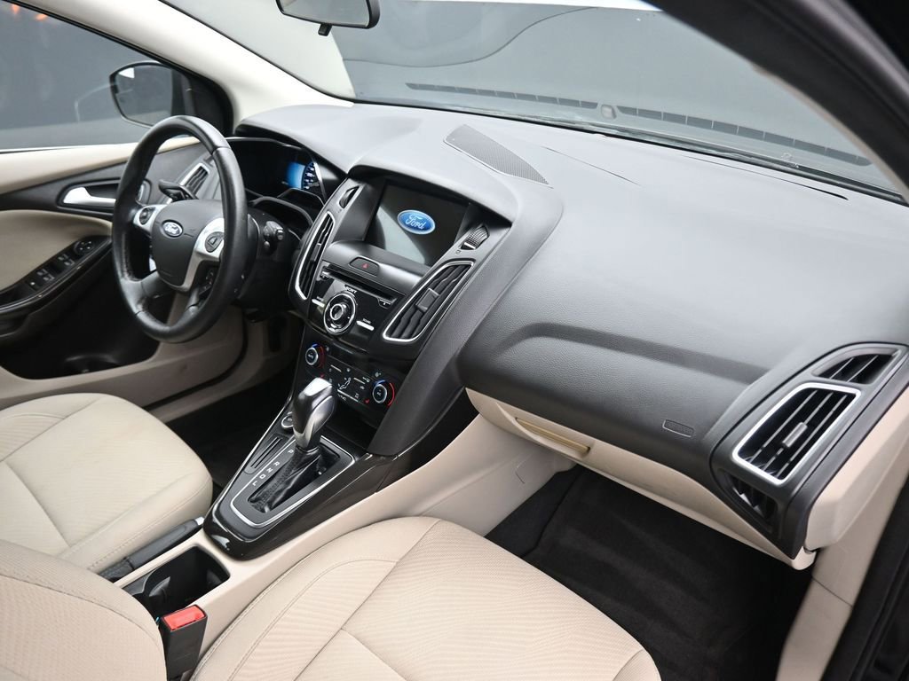 Used 2016 Ford Focus Electric Hatchback image 41
