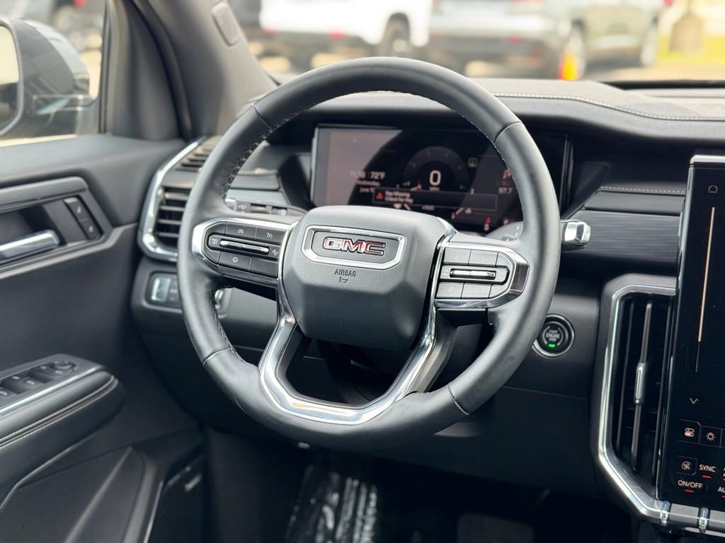 Used 2025 GMC Acadia Elevation w/ Elevation Premium Package AWD/4WD image 14