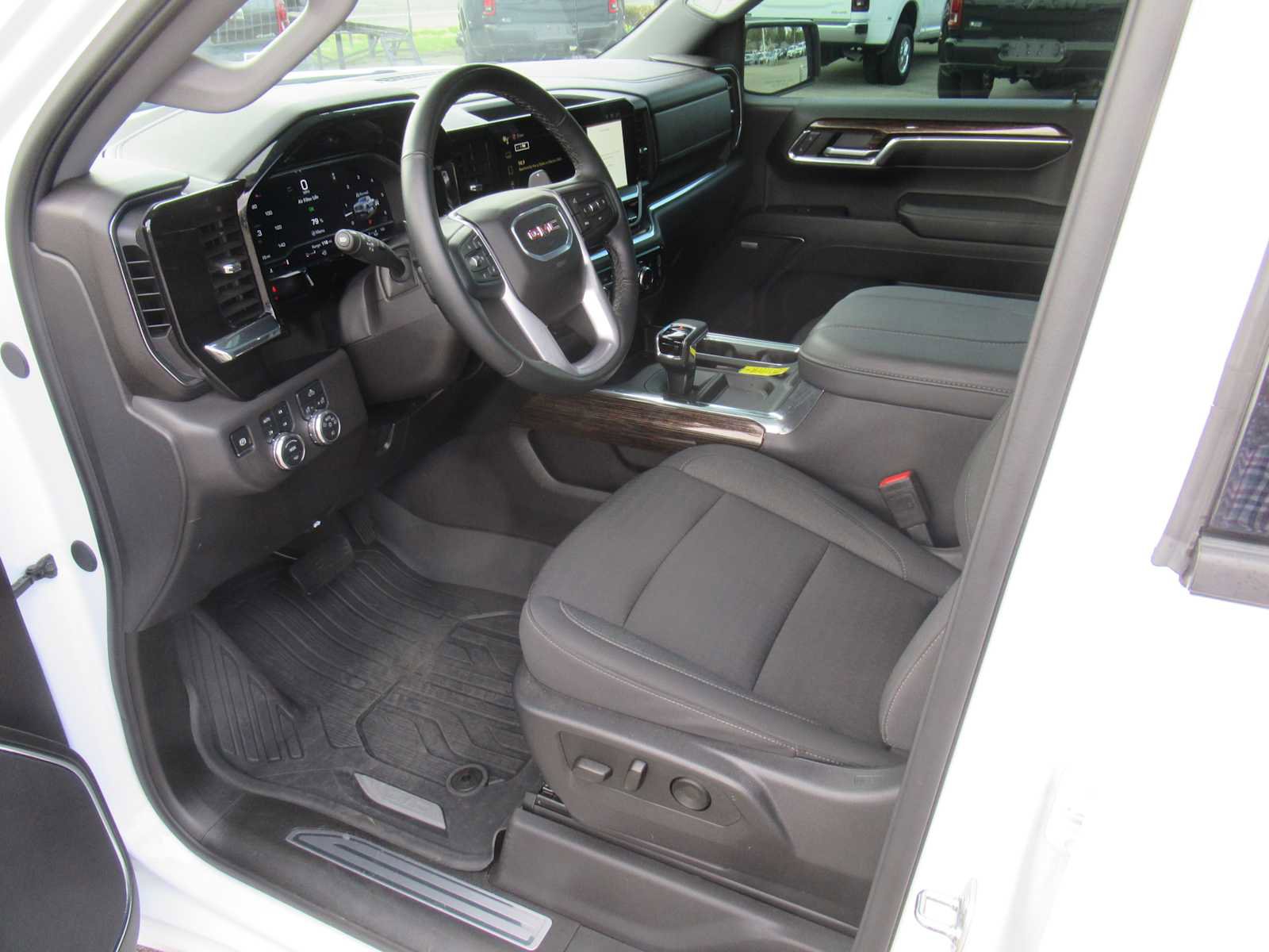 Used 2024 GMC Sierra 1500 Elevation w/ Preferred Package image 26