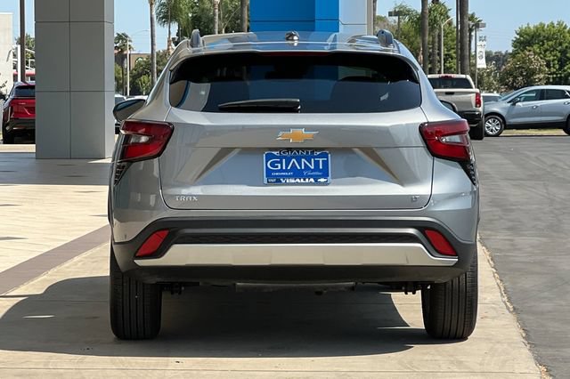 Used 2026 Chevrolet Trax LT FWD image 5