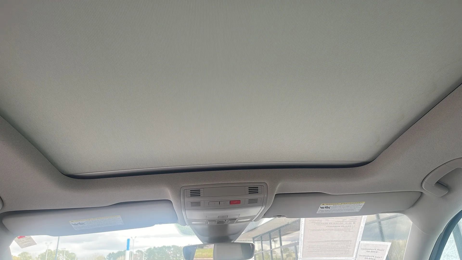 Used 2019 Volkswagen Tiguan SEL Premium image 31