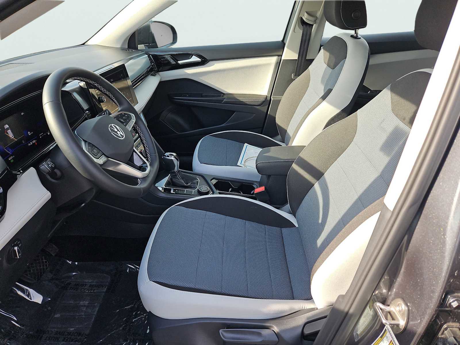 Used 2025 Volkswagen Taos S AWD/4WD image 29