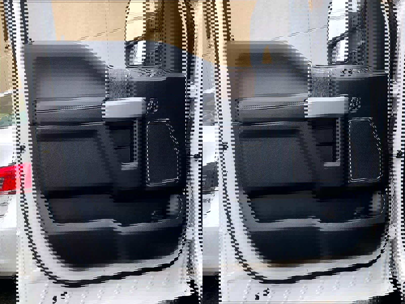 Used 2018 Ford F350 Lariat w/ Lariat Ultimate Package image 9