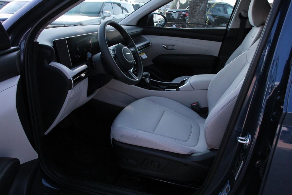 Used 2026 Hyundai Tucson SEL FWD image 9