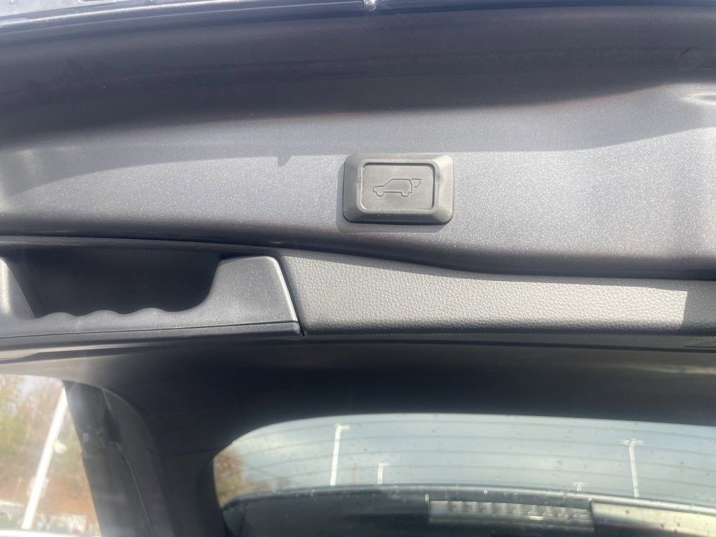 Used 2020 Toyota RAV4 XLE Premium image 22