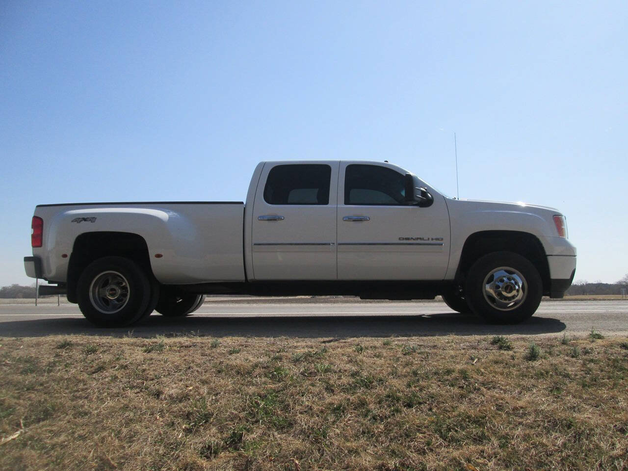 Used 2012 GMC Sierra 3500 Denali AWD/4WD image 5