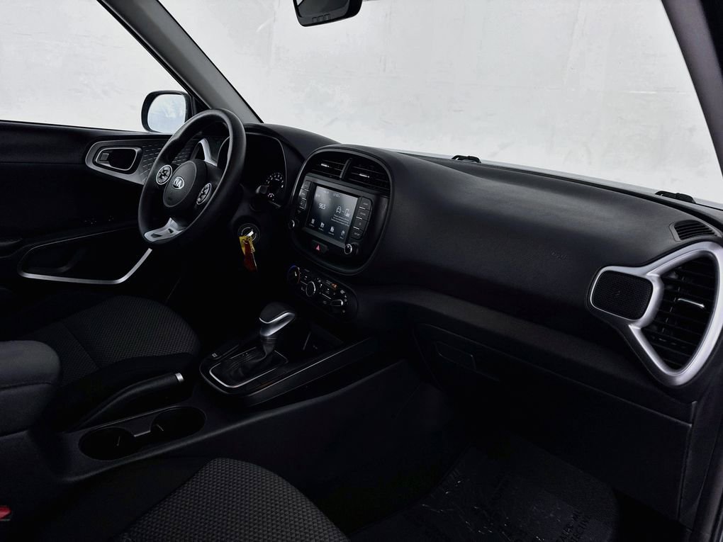 Used 2020 Kia Soul LX FWD image 29