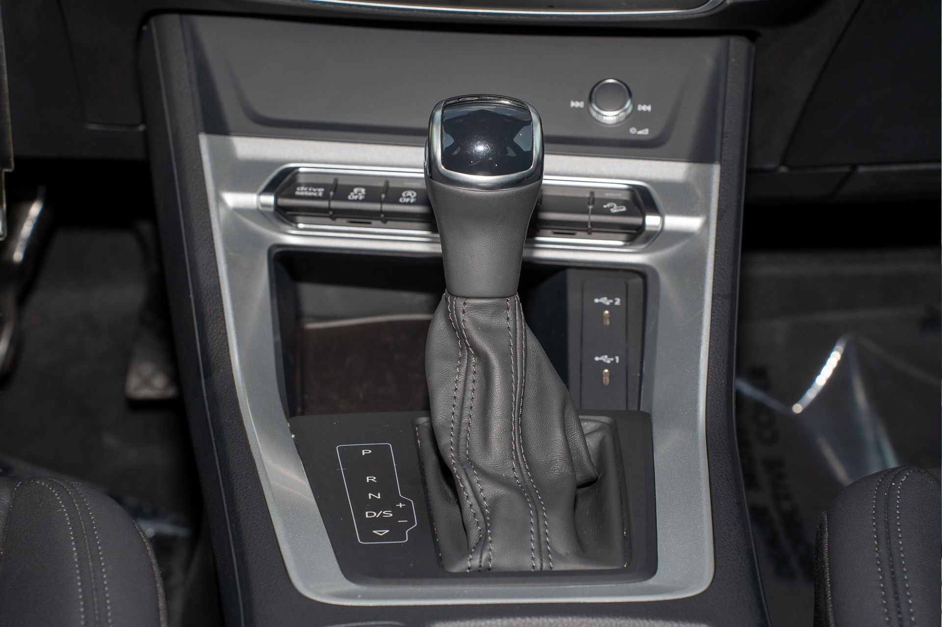 Used 2025 Audi Q3 2.0T Premium image 25