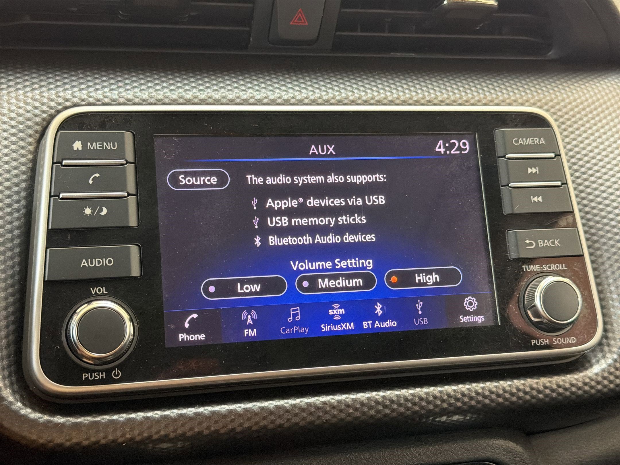 Used 2018 Nissan Kicks SV image 23