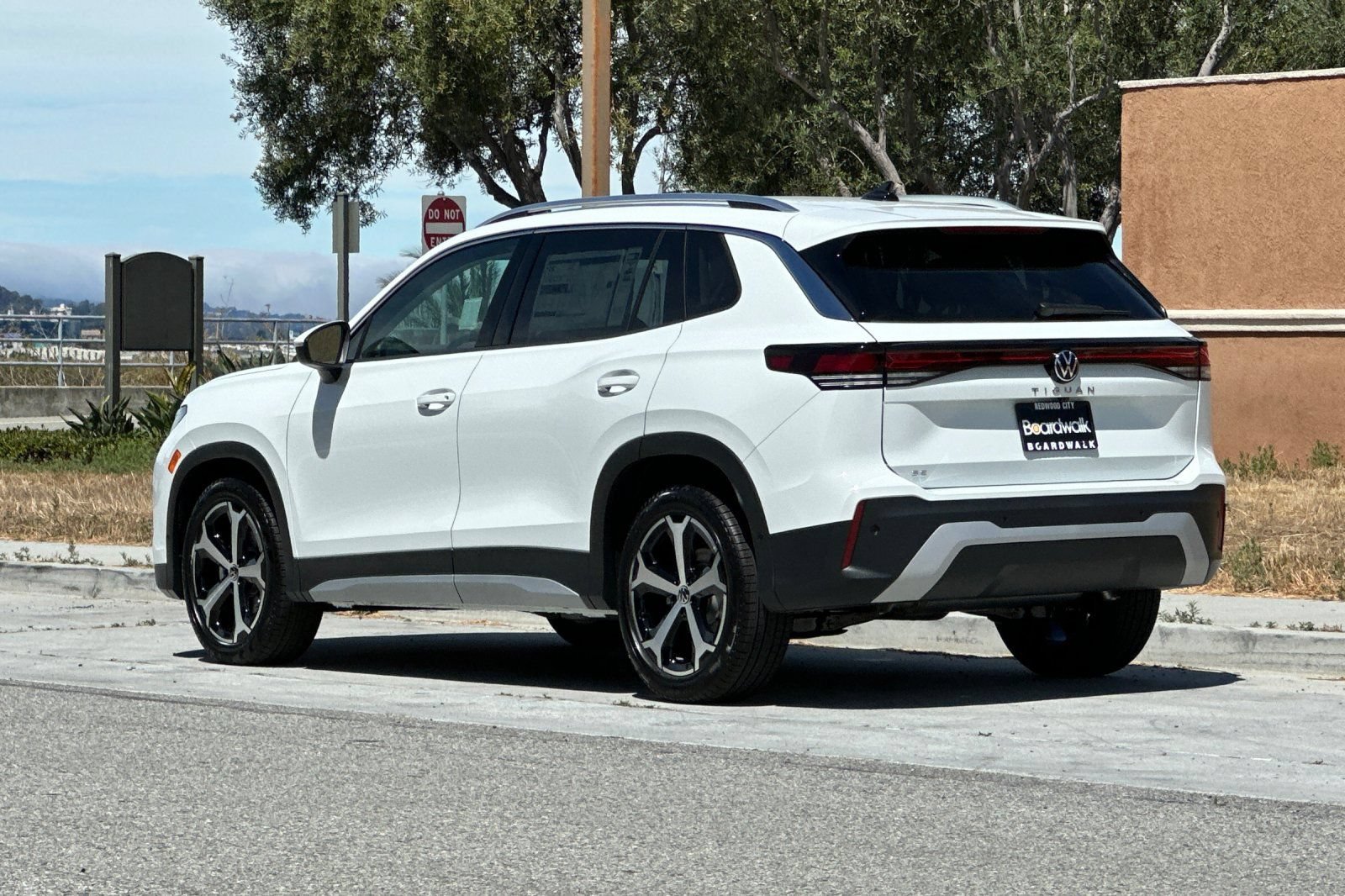 New 2026 Volkswagen Tiguan SE FWD image 6