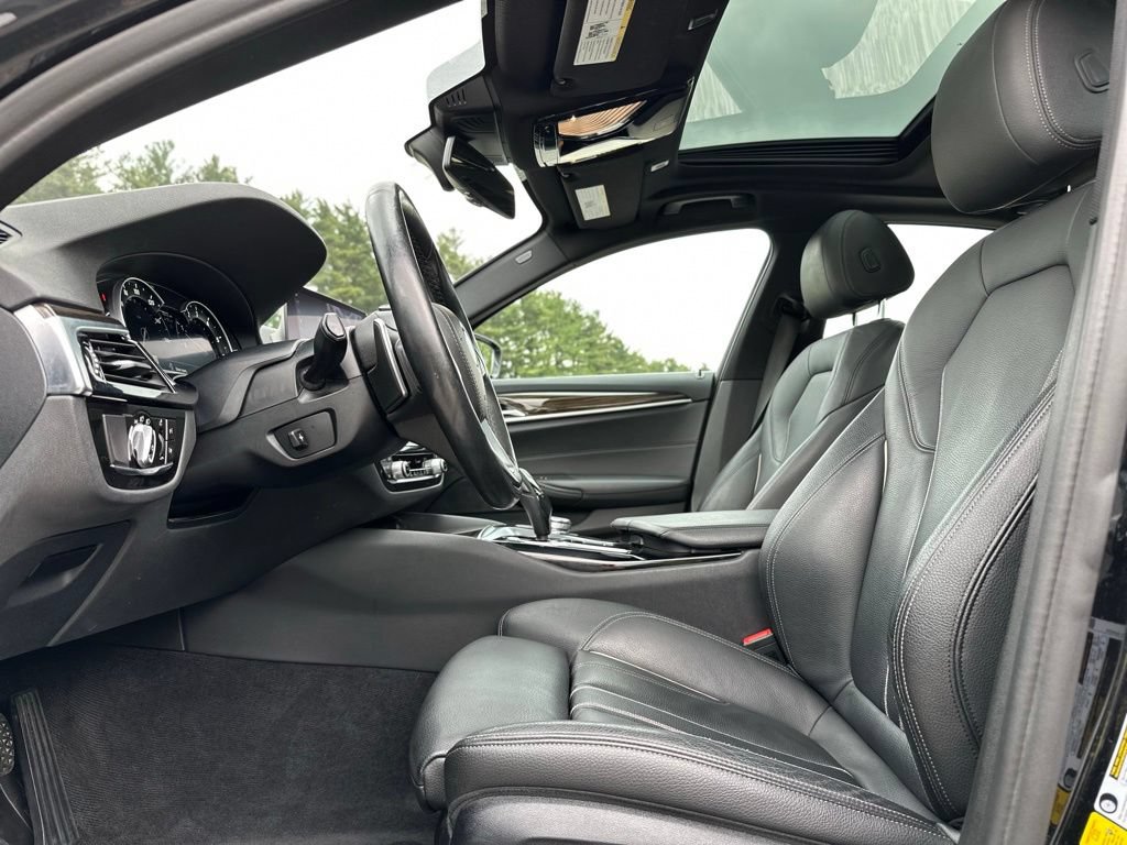 Used 2019 BMW 530i xDrive w/ Convenience Package AWD/4WD image 16
