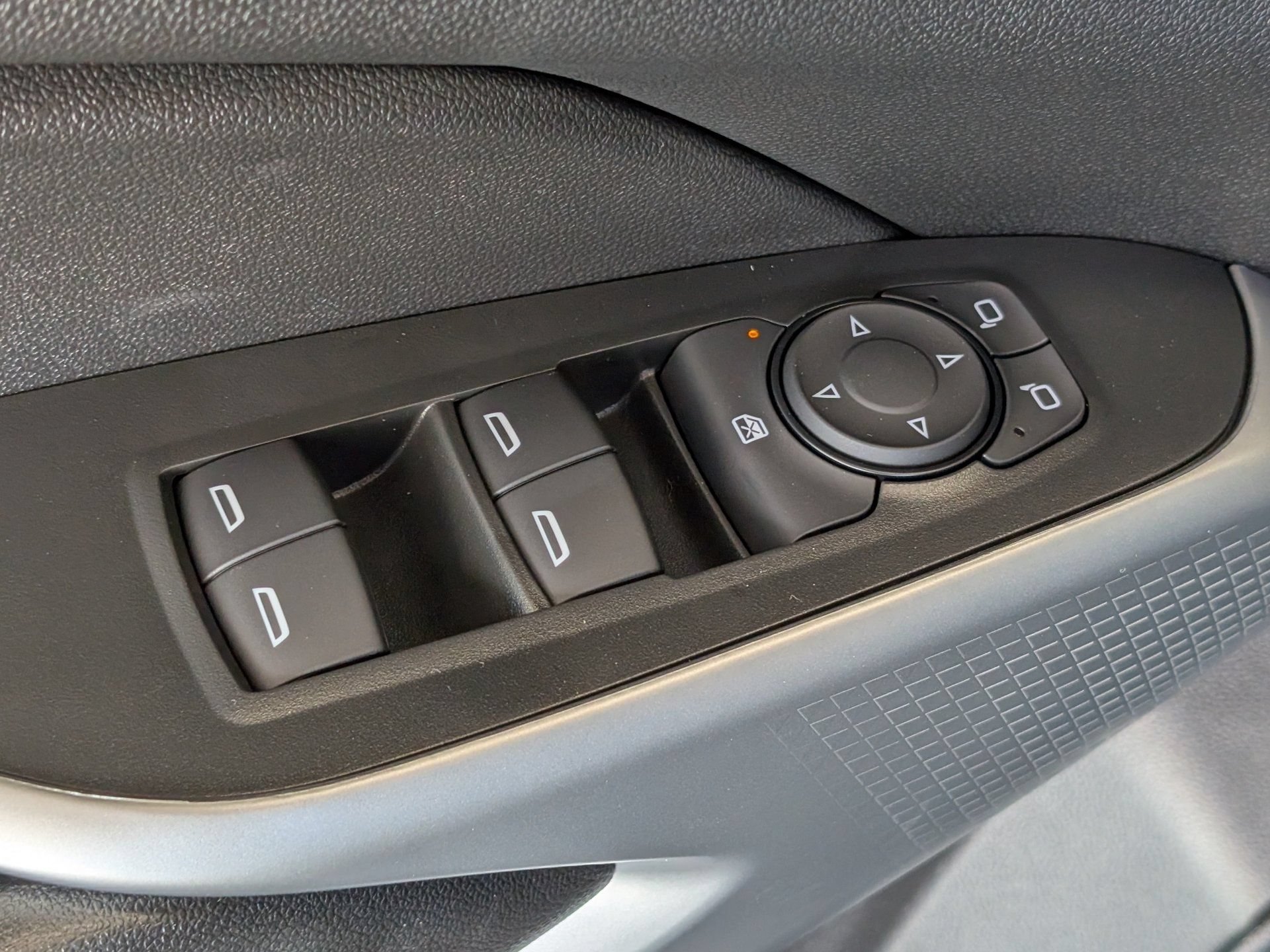 New 2026 Chevrolet Trax LS FWD image 19