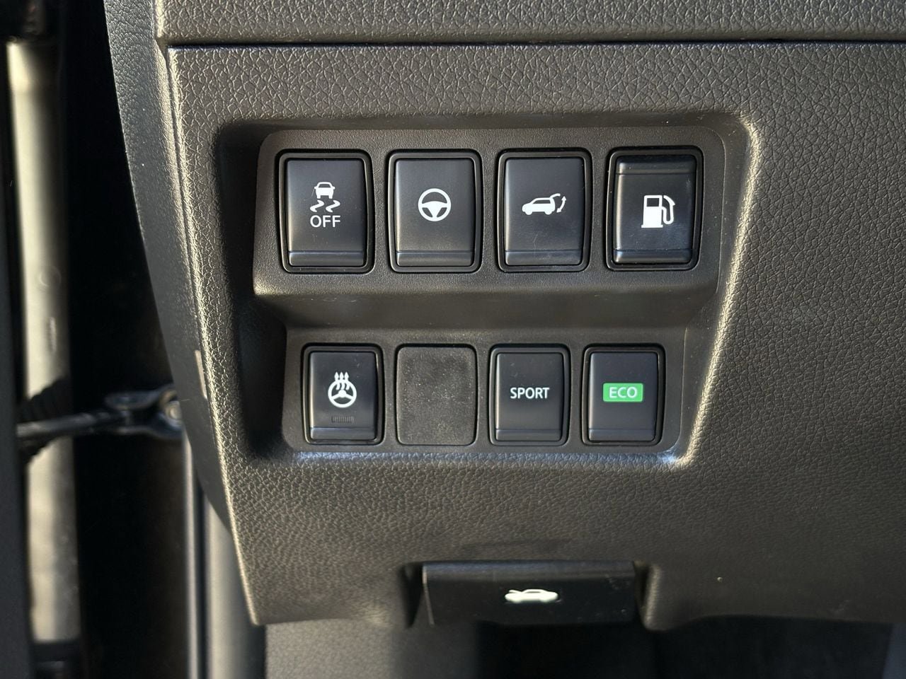 Used 2020 Nissan Rogue SV w/ Premium Package FWD image 24