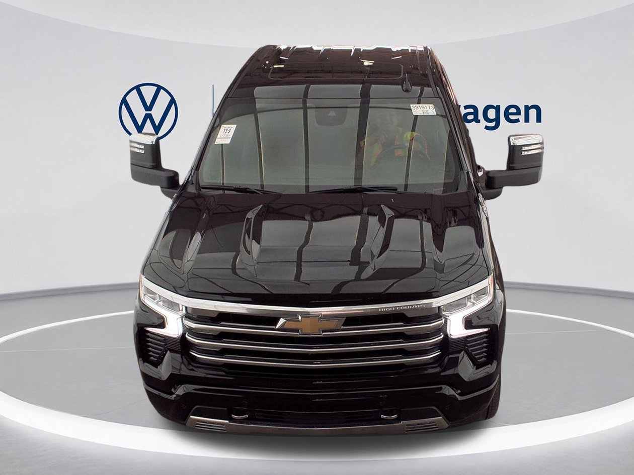 Used 2026 Chevrolet Silverado 1500 High Country w/ High Country Premium Package AWD/4WD image 2