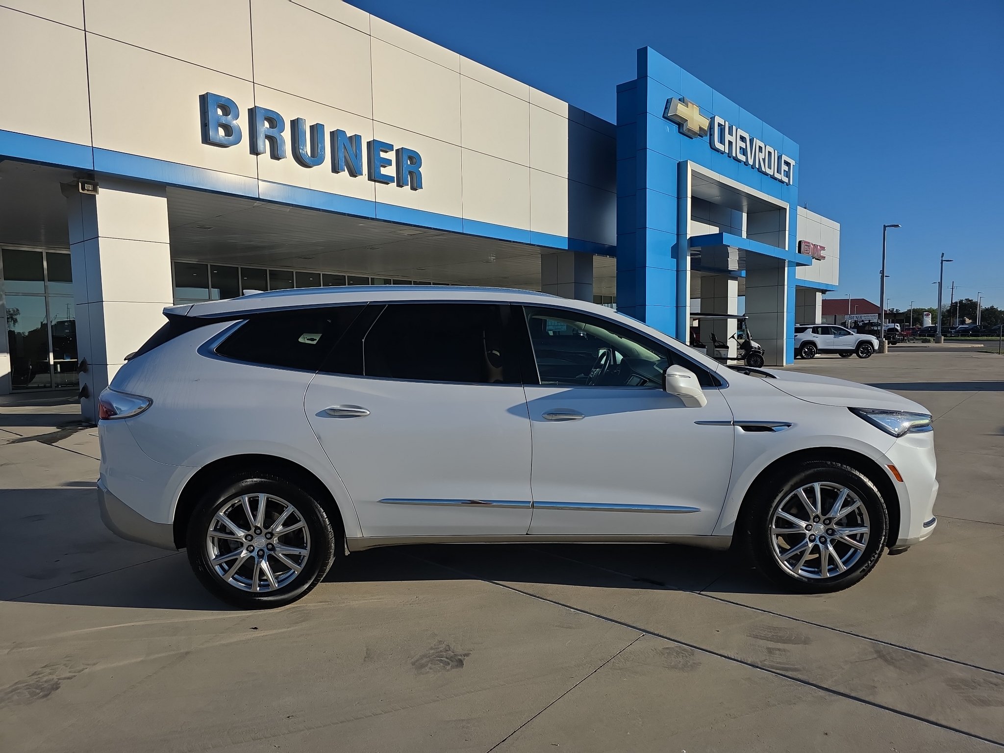 Used 2022 Buick Enclave Premium w/ Experience Buick Package FWD image 21