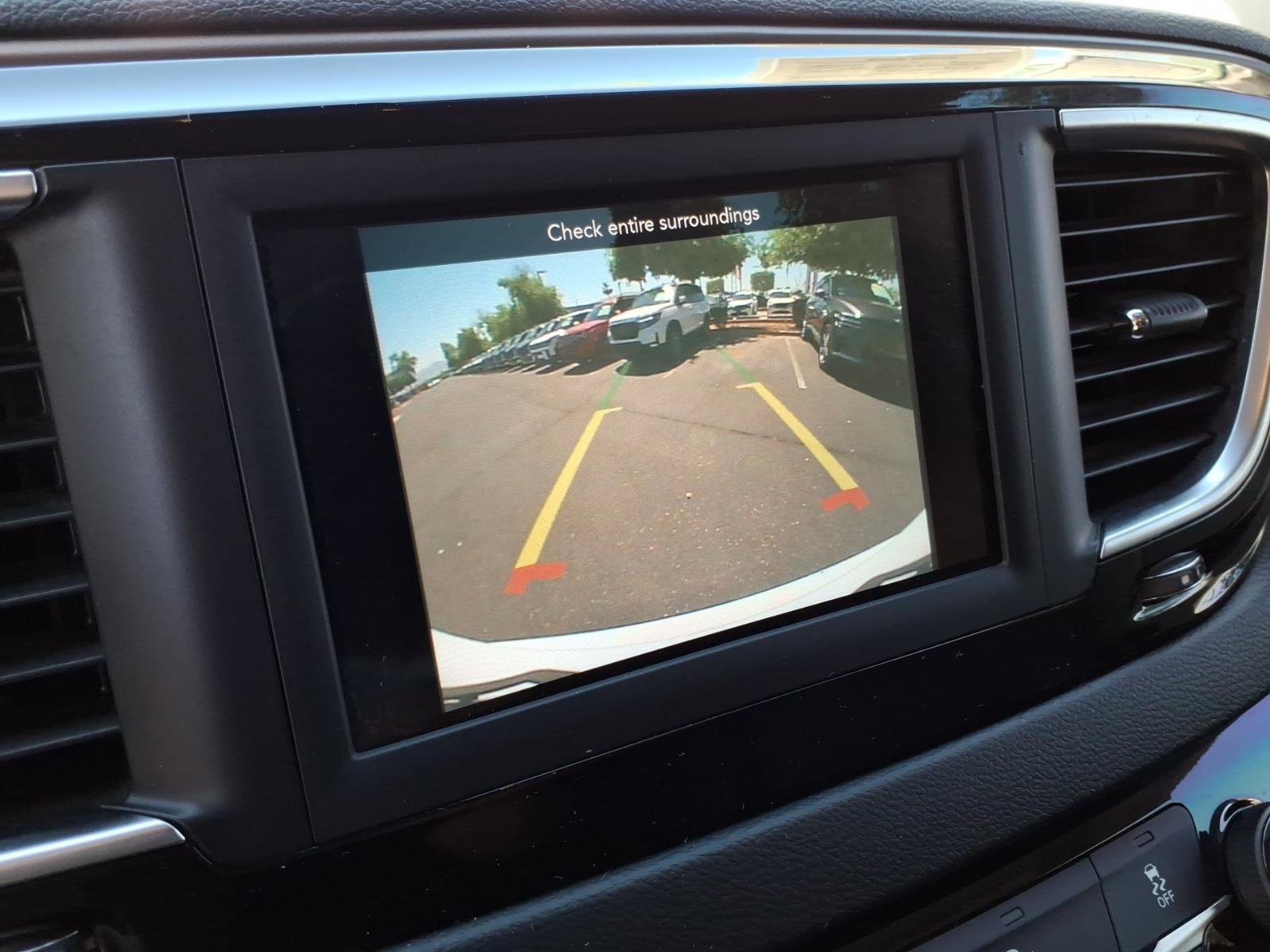 Used 2019 Chrysler Pacifica Touring-L image 20