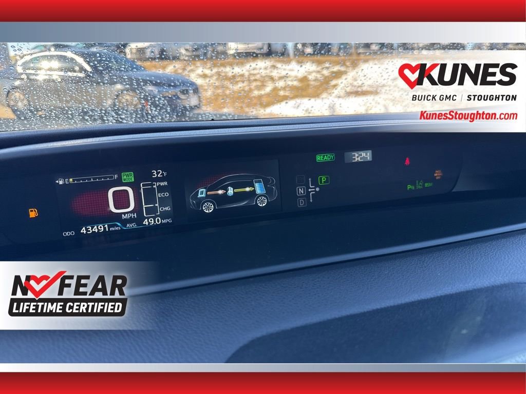 Used 2022 Toyota Prius XLE image 30