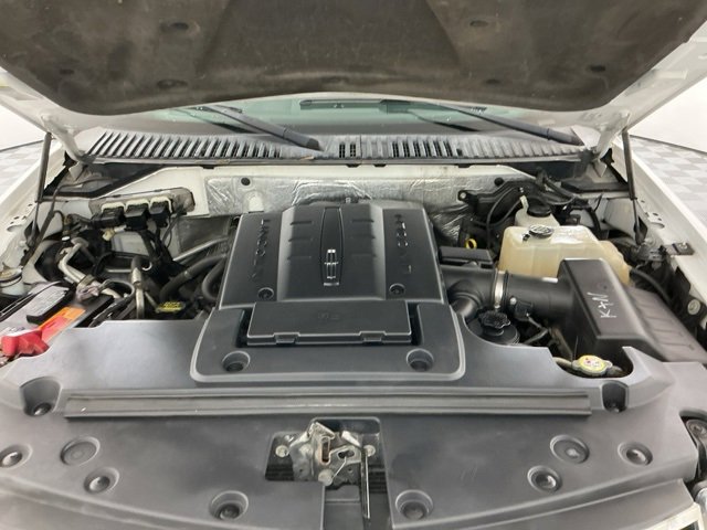 Used 2010 Lincoln Navigator L 4WD image 33