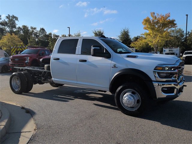 New 2026 RAM 5500 Tradesman w/ Chrome Appearance Group image 2