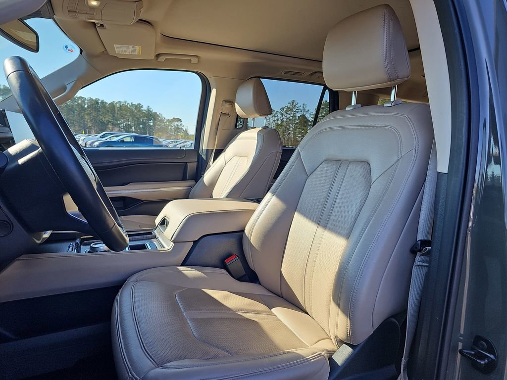 Used 2024 Ford Expedition Limited image 20