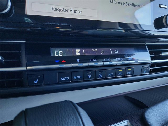 Used 2022 Toyota Sienna XLE image 20