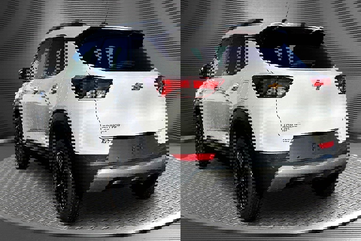 Used 2022 Chevrolet TrailBlazer LT w/ Driver Confidence Package image 4